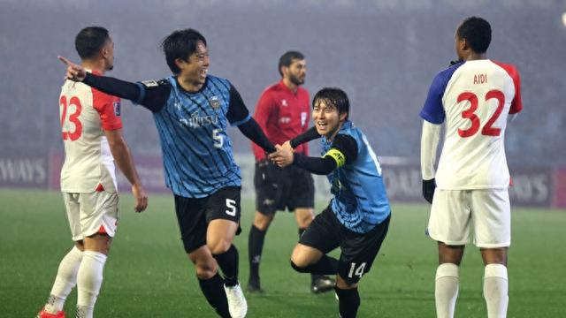 亞冠申花敗川崎，無緣八強，C羅對決夢破。